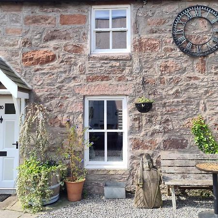Appartamento Alexander Courtyard Inverness Esterno foto
